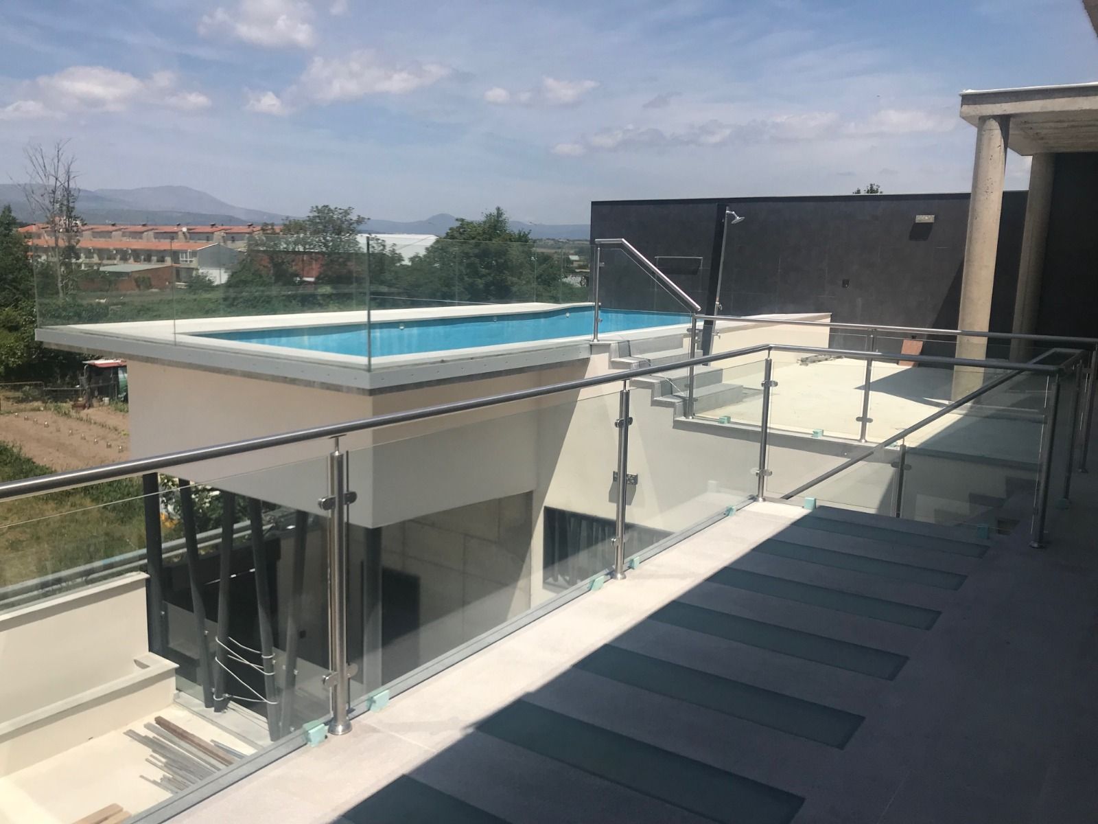 terraza particular con piscina