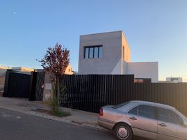 Estudio de Arquitectura Félix Cuadrado casa y coche