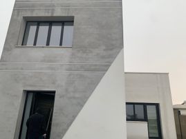 Estudio de Arquitectura Félix Cuadrado fachada blanca de casa