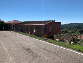 Estudio de Arquitectura Félix Cuadrado casa en el campo en carretera